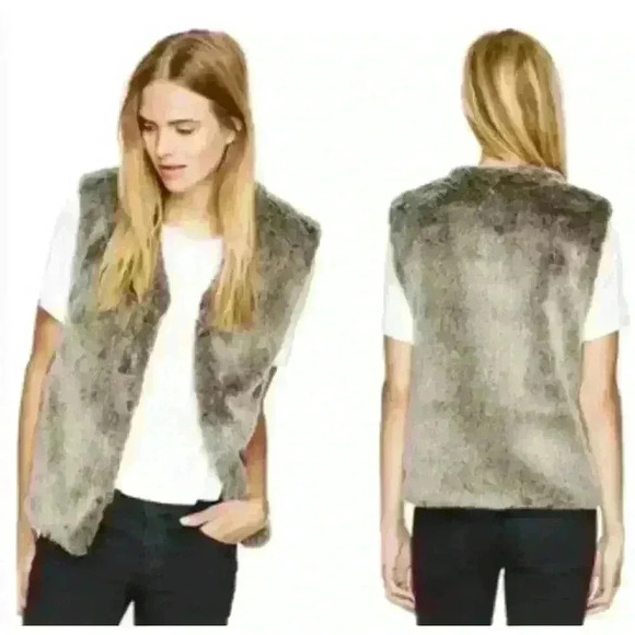 Aritzia Talula Park Slope Faux Fur Vest, size XXS - Picture 1 of 11